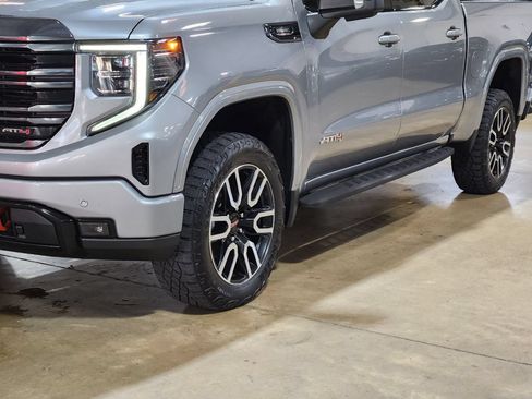 Used 2024 GMC Sierra 1500 AT4 w/ Technology Package AWD/4WD image 17