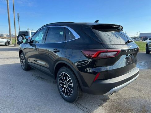 New 2026 Ford Escape SE image 3