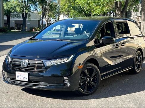 Used 2024 Honda Odyssey Sport image 1