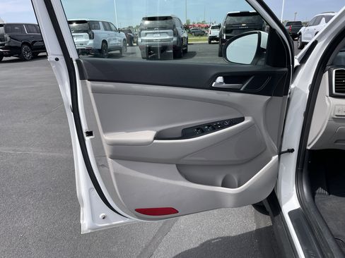 Used 2021 Hyundai Tucson Value w/ Cargo Package AWD/4WD image 18