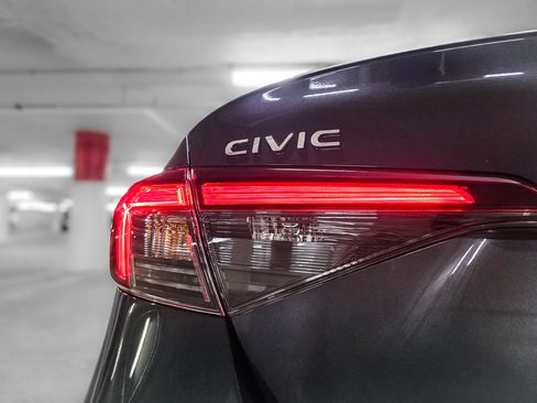 Used 2025 Honda Civic Sport image 9