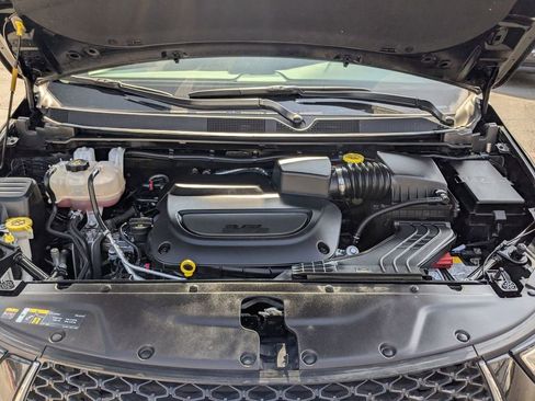 Used 2025 Chrysler Pacifica Select image 26
