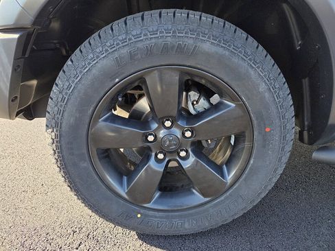 Used 2019 RAM 1500 Classic Warlock w/ Luxury Group image 9