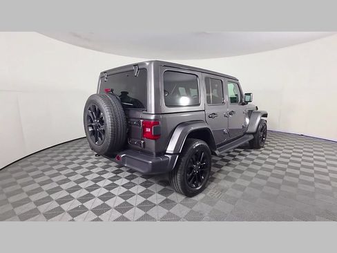Used 2025 Jeep Wrangler Unlimited Sahara AWD/4WD image 41
