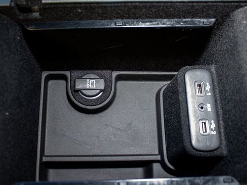 Used 2023 Dodge Charger SXT image 16