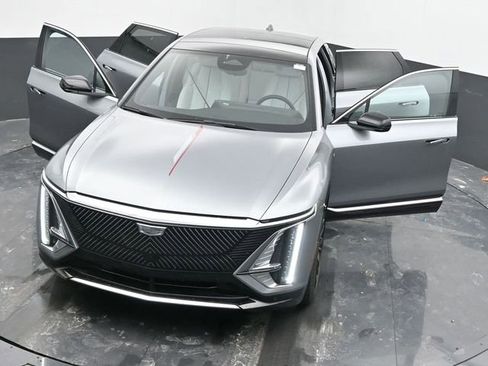 New 2025 Cadillac Lyriq Luxury w/ LPO, Red Accent Package image 51