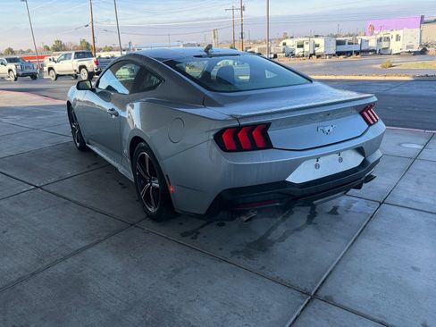 Used 2024 Ford Mustang Premium image 5