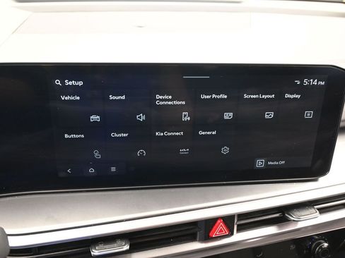 Used 2024 Kia Sorento LX image 18