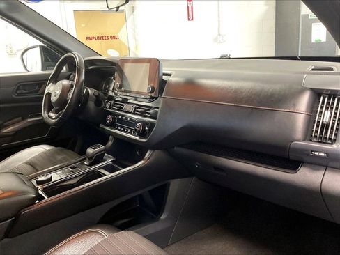 Used 2023 Nissan Pathfinder Rock Creek AWD/4WD image 14