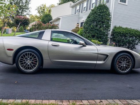 Used 2000 Chevrolet Corvette Coupe RWD image 9