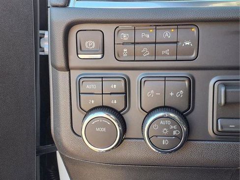 New 2026 Chevrolet Tahoe Premier w/ Sun And Tow Package AWD/4WD image 15