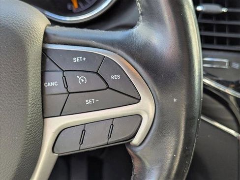 Used 2020 Jeep Grand Cherokee Limited AWD/4WD image 12