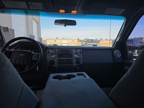 Used 2015 Ford F250 XLT image 9