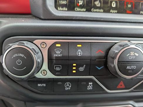 Used 2023 Jeep Gladiator Rubicon w/ Cold Weather Group AWD/4WD image 5
