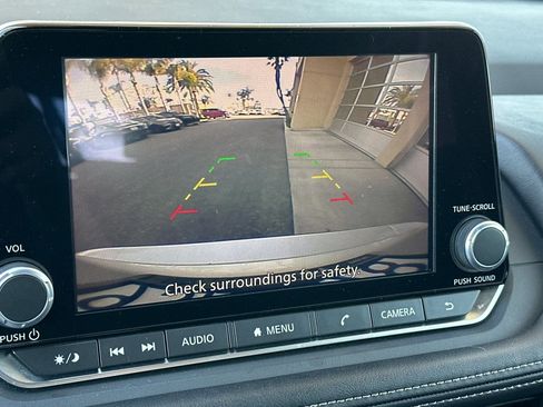 Used 2025 Nissan Rogue SV image 20