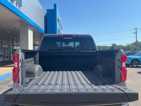 Used 2025 Chevrolet Silverado 1500 ZR2 w/ Technology Package AWD/4WD image 11
