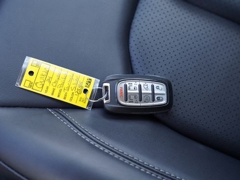 Used 2024 Chrysler Pacifica Touring-L FWD image 30
