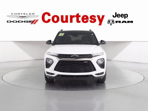 Used 2021 Chevrolet TrailBlazer RS w/ Technology Package image 9