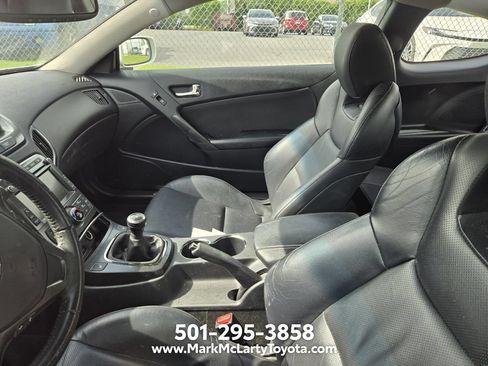 Used 2012 Hyundai Genesis 3.8 RWD image 3