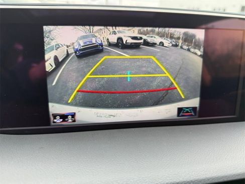 Used 2019 Lexus ES 300h w/ Luxury Package image 22