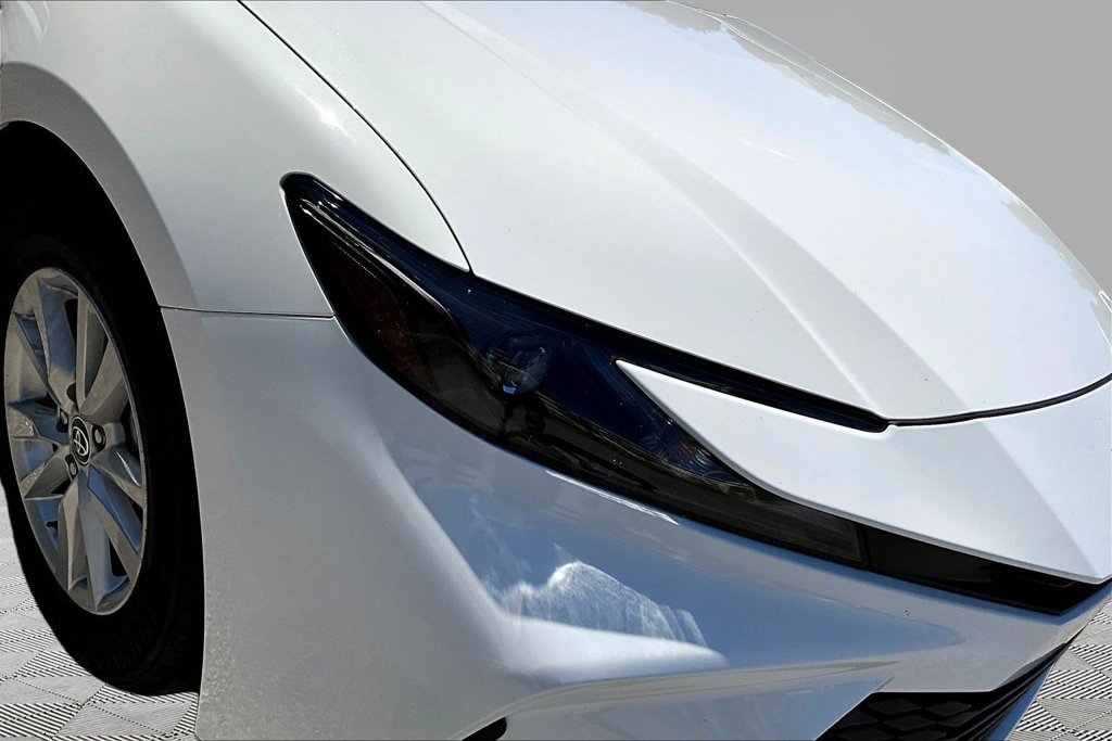 Used 2025 Toyota Camry LE FWD image 32