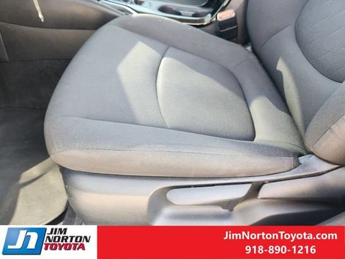 Used 2021 Toyota Corolla LE image 26