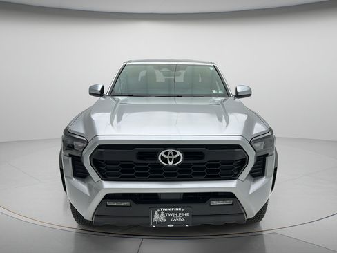 Used 2025 Toyota Tacoma TRD Off-Road AWD/4WD image 2