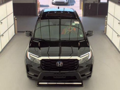 Used 2024 Honda Passport EX-L image 2