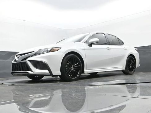 Used 2021 Toyota Camry XSE FWD image 29