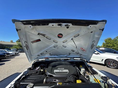 Used 2018 Jeep Wrangler Unlimited Rubicon image 4