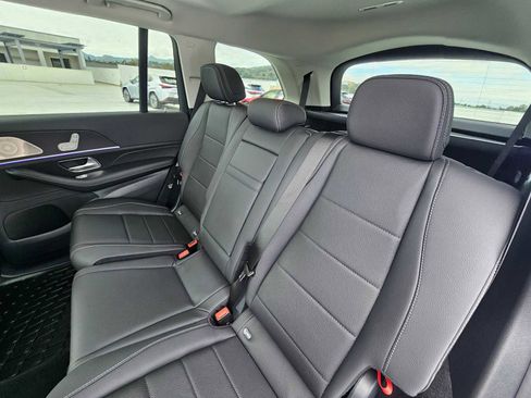 New 2026 Mercedes-Benz GLS 450 4MATIC image 19