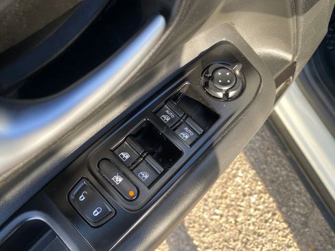 Used 2020 Jeep Renegade Altitude image 13