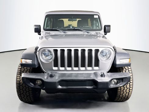 Used 2018 Jeep Wrangler Unlimited Sport S image 2
