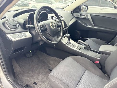 Used 2011 MAZDA MAZDA3 i Touring image 10