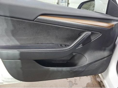 Used 2023 Tesla Model 3 Standard Range image 8