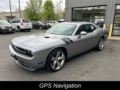 Used 2014 Dodge Challenger R/T w/ Sound Group II RWD image 9
