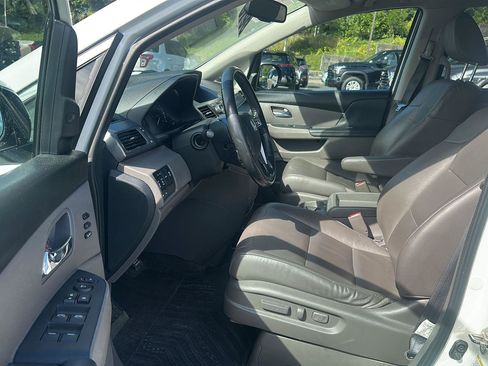 Used 2016 Honda Odyssey Touring Elite image 6