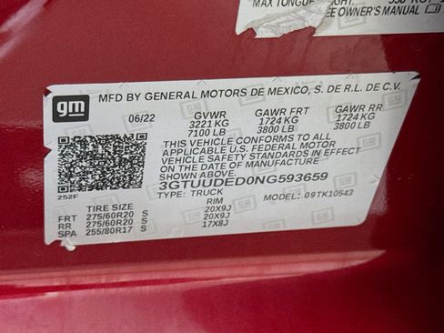 Used 2022 GMC Sierra 1500 SLT AWD/4WD image 31