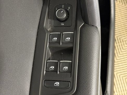 Used 2021 Volkswagen Tiguan SE R-Line w/ 3rd Row Seat Package AWD/4WD image 38