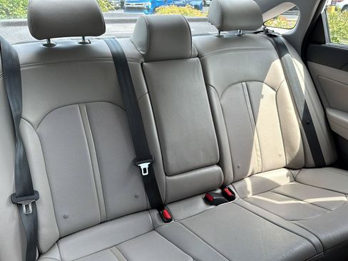 Used 2018 Hyundai Sonata Limited w/ Limited Ultimate Package 03 FWD image 28