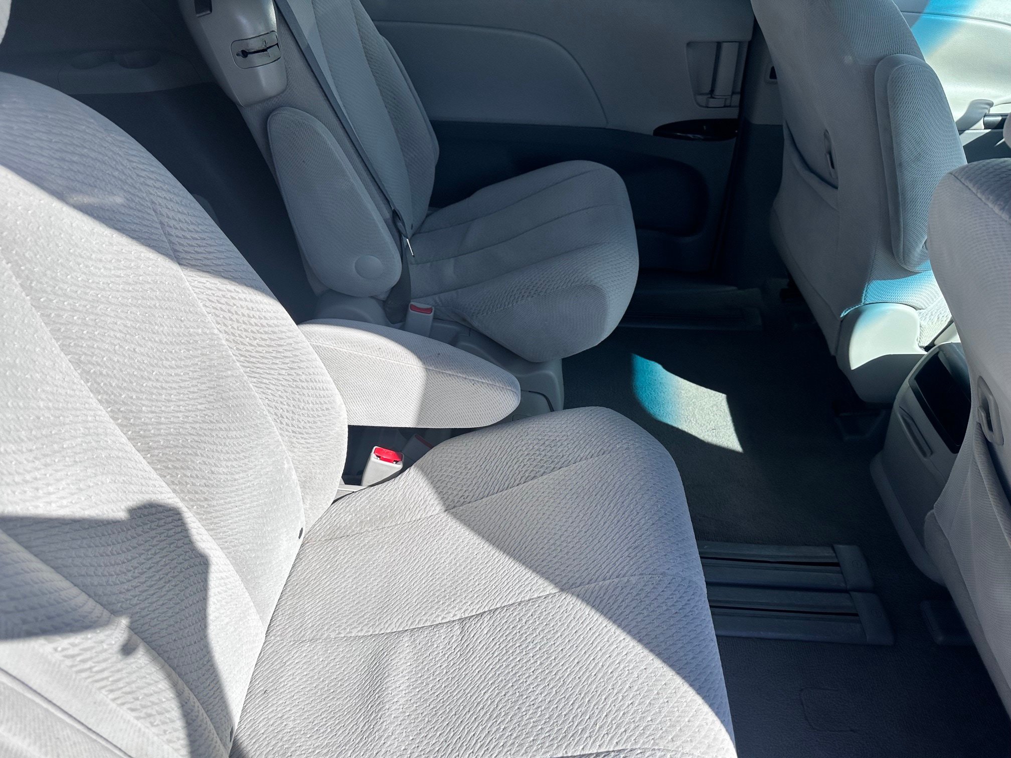 Used 2011 Toyota Sienna LE FWD image 10