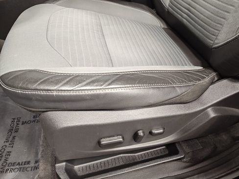 Used 2018 Ford Escape SE w/ SE Sport Appearance Package image 27