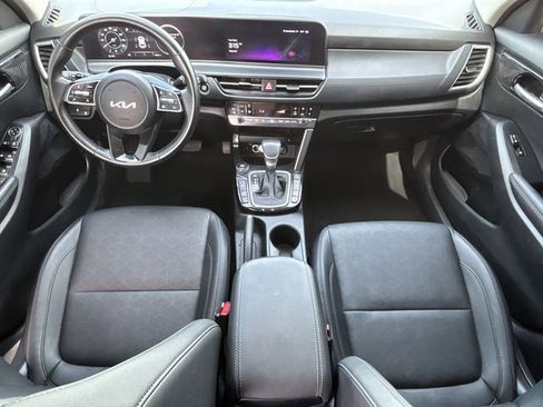 Used 2024 Kia Seltos EX AWD/4WD image 11