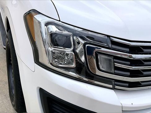 Used 2019 Ford Expedition XLT w/ Equipment Group 202A RWD image 28