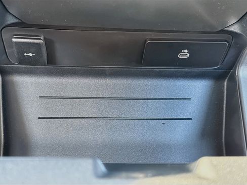 New 2026 Land Rover Defender 110 OCTA AWD/4WD image 29