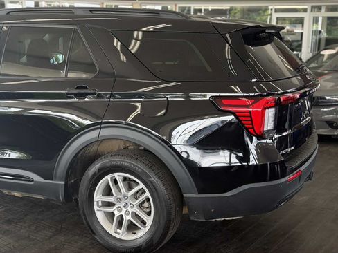 Used 2026 Ford Explorer Active AWD/4WD image 10
