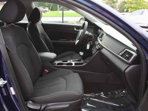 Used 2017 Kia Optima LX FWD image 29