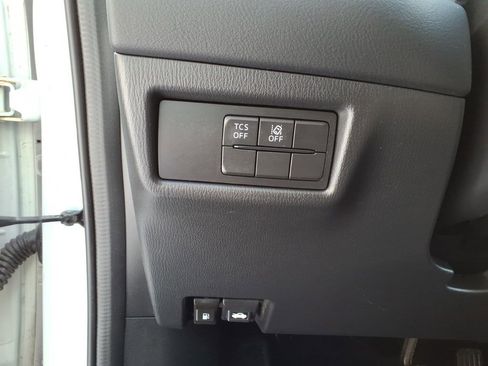 Used 2018 MAZDA CX-5 Touring image 15