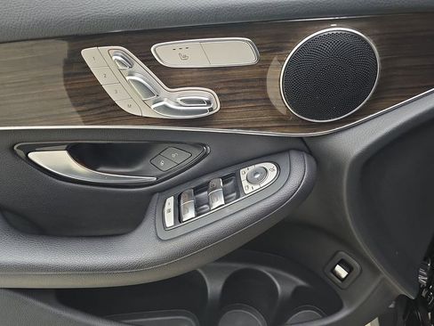 Used 2018 Mercedes-Benz GLC 300 4MATIC image 14