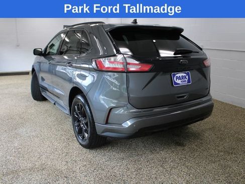 Used 2022 Ford Edge SE w/ Black Appearance Package AWD/4WD image 3